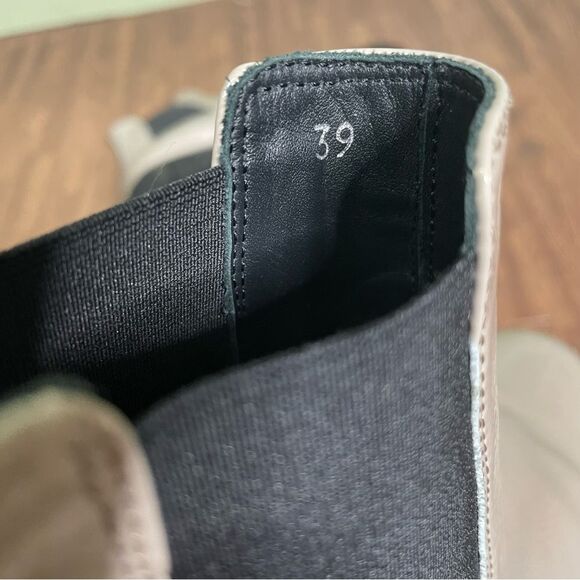 𝅺L’IDEA by Lori Patent Leather‎ Lug Sole Chelsea Boots Size 39 - Picture 8 of 8